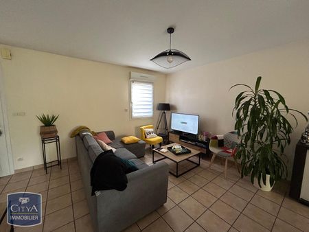 Location Maison 4 pièces 90m² LESCURE D ALBIGEOIS 81380 - Photo 2