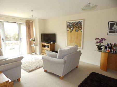 2 bedroom flat to rent - Photo 4