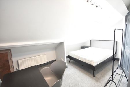 5 bedroom flat to rent - Photo 5