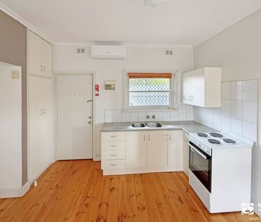 Centrally Located Two Bedroom Unit - APPLICATIONS NOW CLOSED - Photo 6