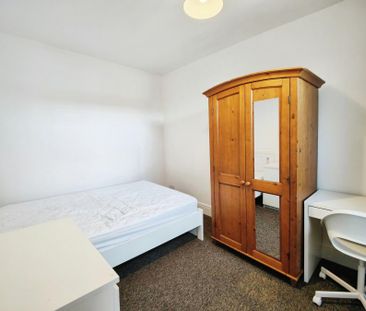 4 bedroom terraced to rent Byron Street, Northampton, Northamptonsh... - Photo 4