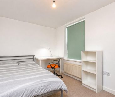 7 bedroom end of terrace house to rent - Photo 4