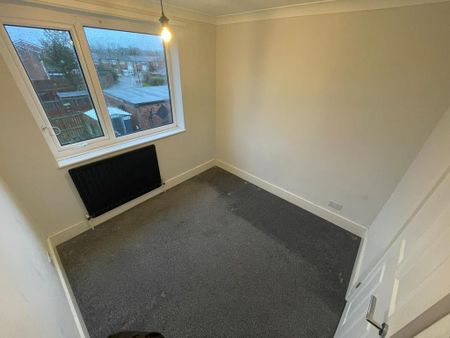 3 bedroom terraced house to rent - Photo 3