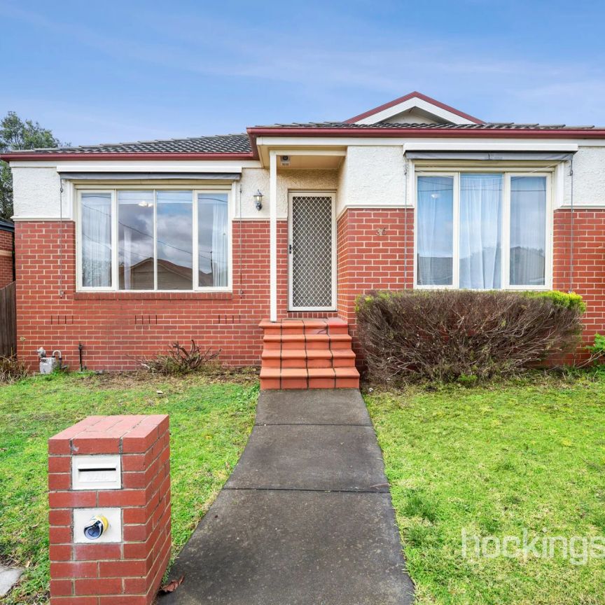 Luxurious villa in a prime location - Photo 1