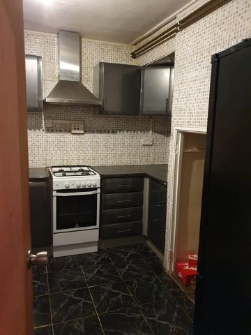 4 Bed Maisonette, Wilding House, E9 - Photo 3