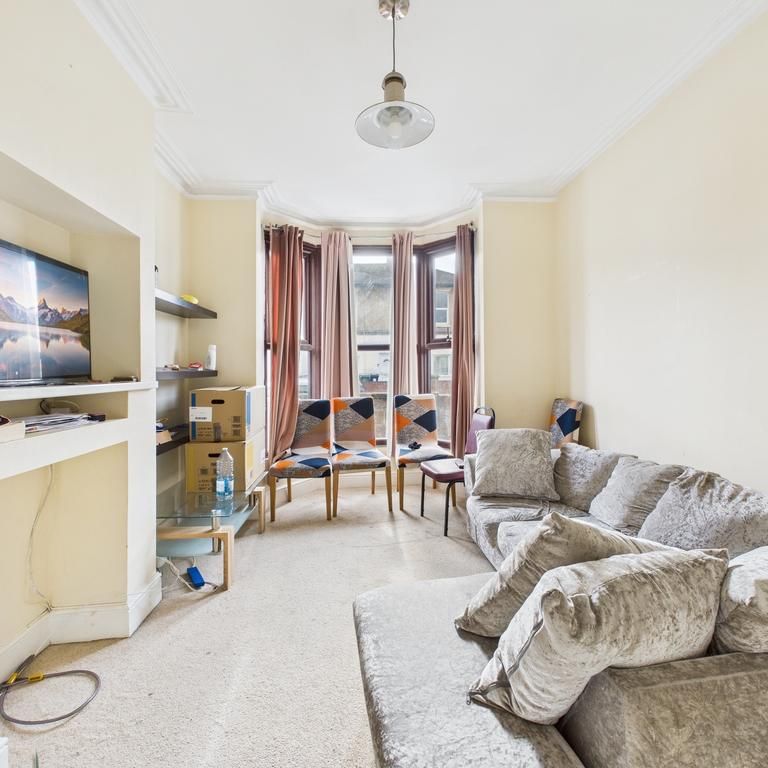 4 bedroom flat to rent - Photo 1