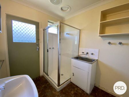 TIDY TWO BEDROOM UNIT! - Photo 5