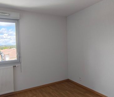 Location Appartement 3 pièces 62m² LAUNAGUET 31140 - Photo 4