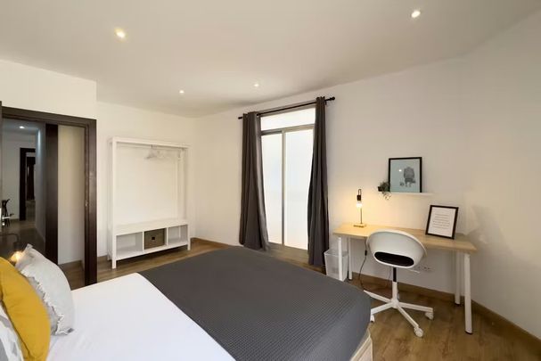 Carrer Nou de la Rambla, Barcelona, Catalonia 08001 - Foto 1