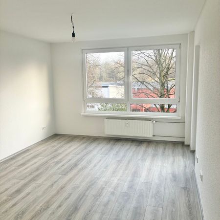 Schöne 2-Zimmer-Wohnung mit Balkon und Tageslichtbad - Foto 3