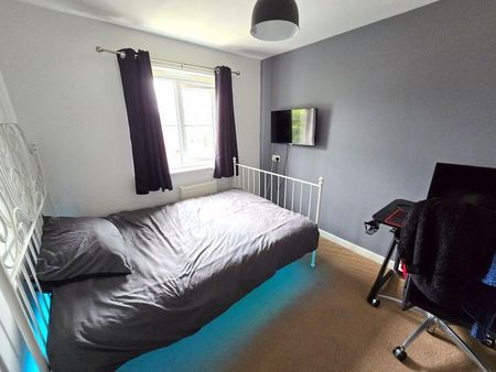 3 bedroom semi-detached house to rent - Photo 3