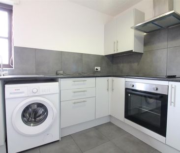 Newcourt, Uxbridge - Photo 3