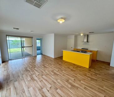 Family Home, Walk to Train in 5mins No Car Needed! - Photo 5