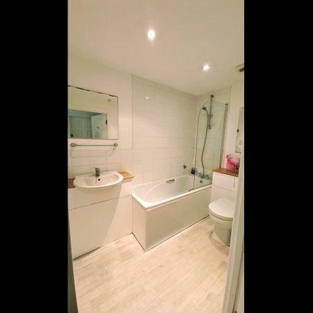 Room in a Shared Flat, Chandler Way, SE15 - Photo 4