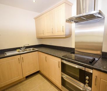 2 bedroom ground floor flat to rent - Photo 5