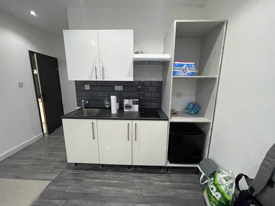 1 Bed Flat, Coniston Street, L5 - Photo 1