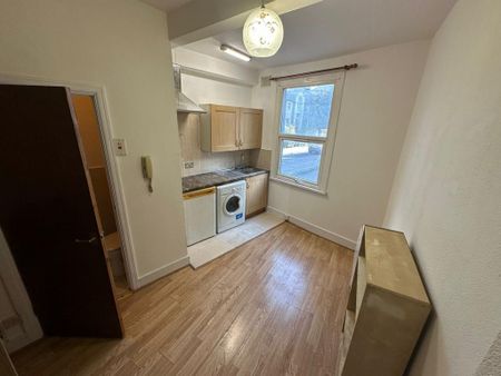 Studio to rent - Photo 4