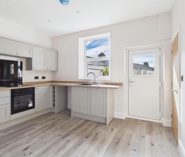 2 bedroom terraced house to rent - Photo 4