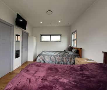 Warm & Spacious Family Home in a Fantastic Location - Photo 4