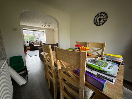 4 Bed Detached House, Haskell Close, LE3 - Photo 4
