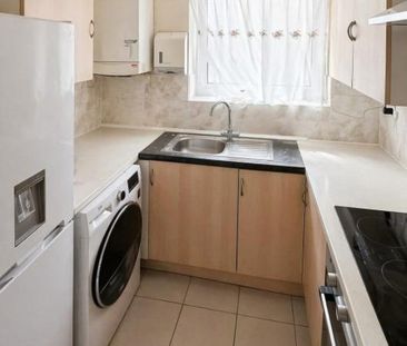 4 bedroom flat to rent - Photo 5