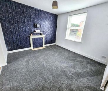 3 bedroom end of terrace house to rent - Photo 5