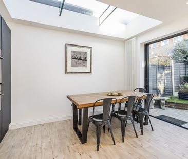 3 bedroom terraced house to rent - Photo 1