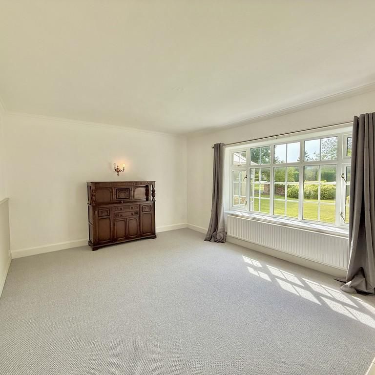 4 bedroom semi-detached house to rent - Photo 1