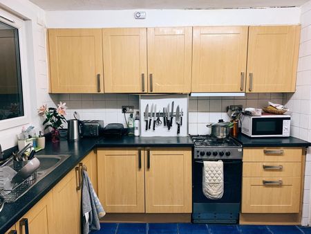 4 Bed Flat, Grindall House, E1 - Photo 5