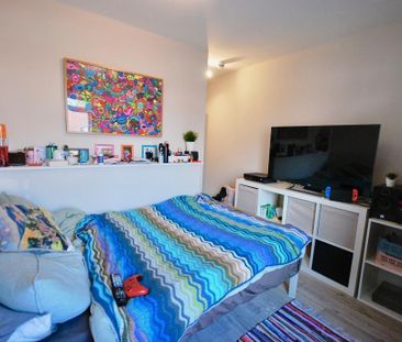 6 bedroom terraced house to rent - Photo 5