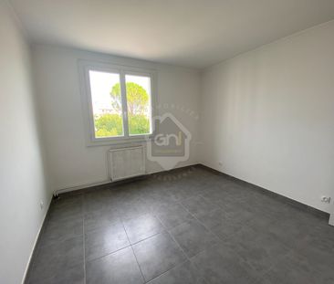 NIMES - QUARTIER AMOUREUX, - Photo 3