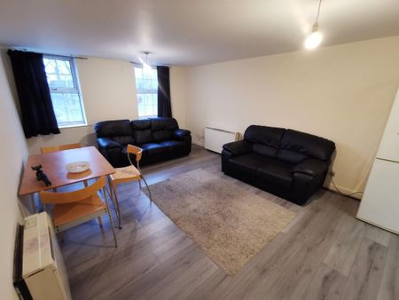 1 bedroom apartment to rent - Photo 2