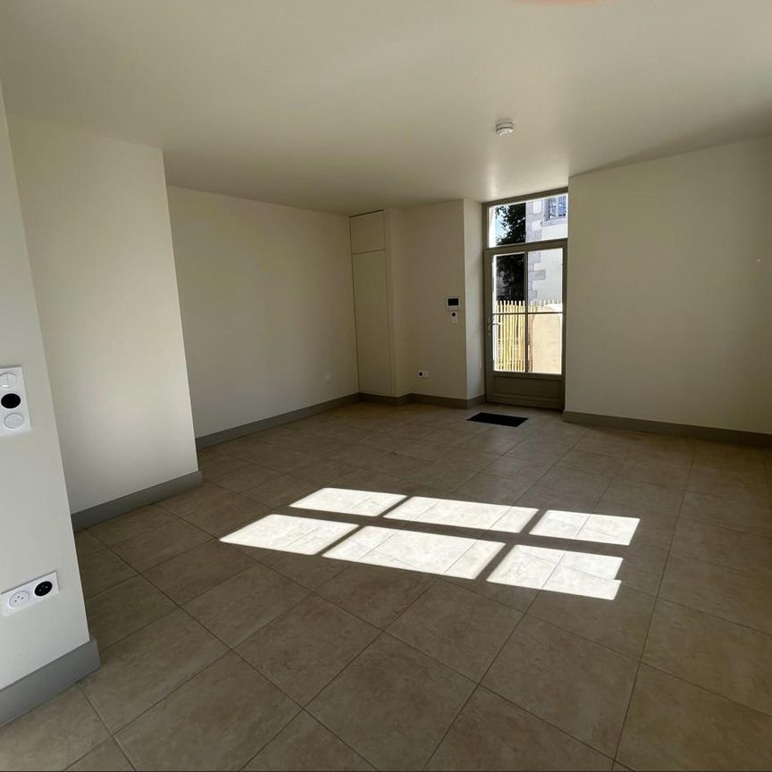 Location Appartement 1 pièce 29m² DOLE 39100 - Photo 1