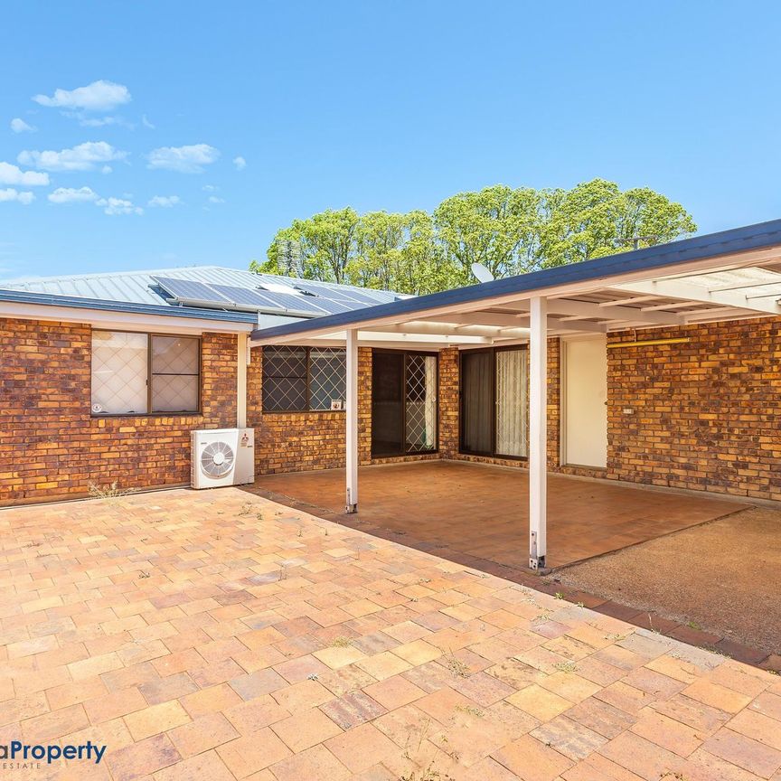 This impeccably presented East Toowoomba home is sure to impress! - Photo 1