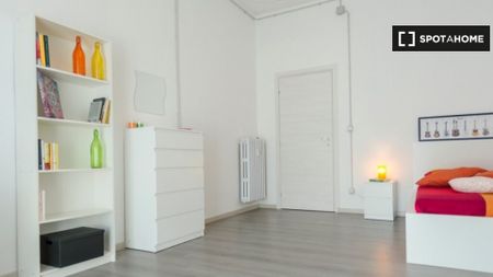 turin, Piedmont 10134 - Photo 4