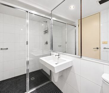 Stylish Inner City Apartment with CBD Views & Sunny Balcony - Photo 4