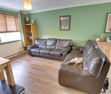 3 bedroom terraced house to rent - Photo 2