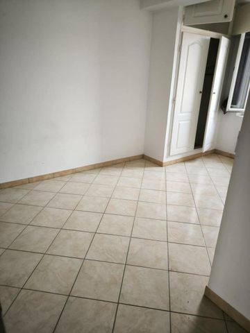 Location Appartement 3 pièces 69m² DRAGUIGNAN 83300 - Photo 4