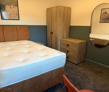 Church Street West Room 3 - Photo 6