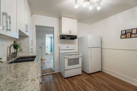 For Lease - 162 Olive Avenue, Oshawa, Ontario - Photo 4