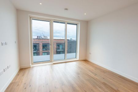 3 bedroom flat to rent - Photo 4