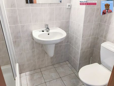 Pronájem bytu 1+kk 28 m² - Fotografie 2