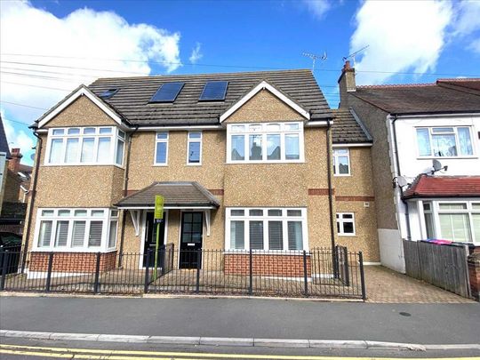 2 bedroom semi-detached house to rent - Photo 1