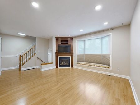 For Lease - 142 Barber Greene Road, Toronto, Ontario - Photo 3