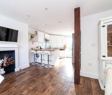 3 bedroom maisonette to rent - Photo 2