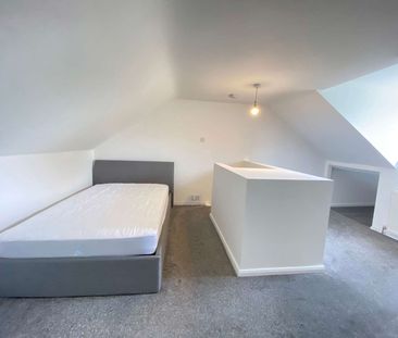Recently redecorated loft room! Room 4 - Photo 3