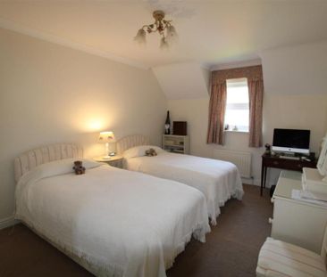 4 bedroom apartment to rent - Photo 5