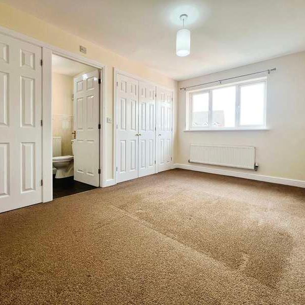 Lee Bank, Westhoughton, Bolton, BL5 - Photo 1