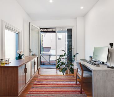 Expansive 249 sqm Three Bedroom Residence - Offered Unfurnished - Photo 5