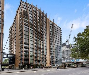 Spacious 2 bedroom – FULLY FURNISHED! - Photo 2